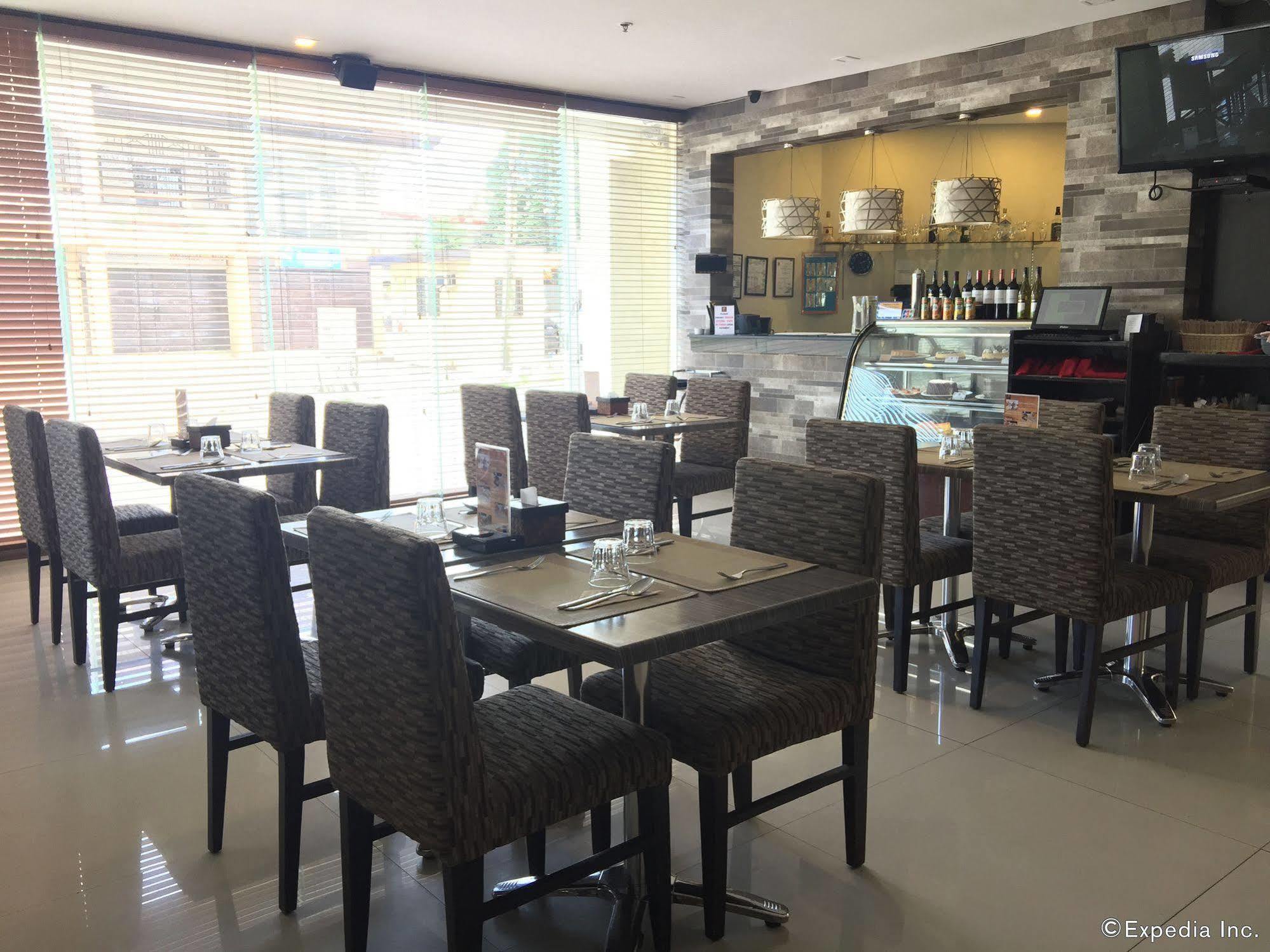 Gt Hotel Bacolod Esterno foto