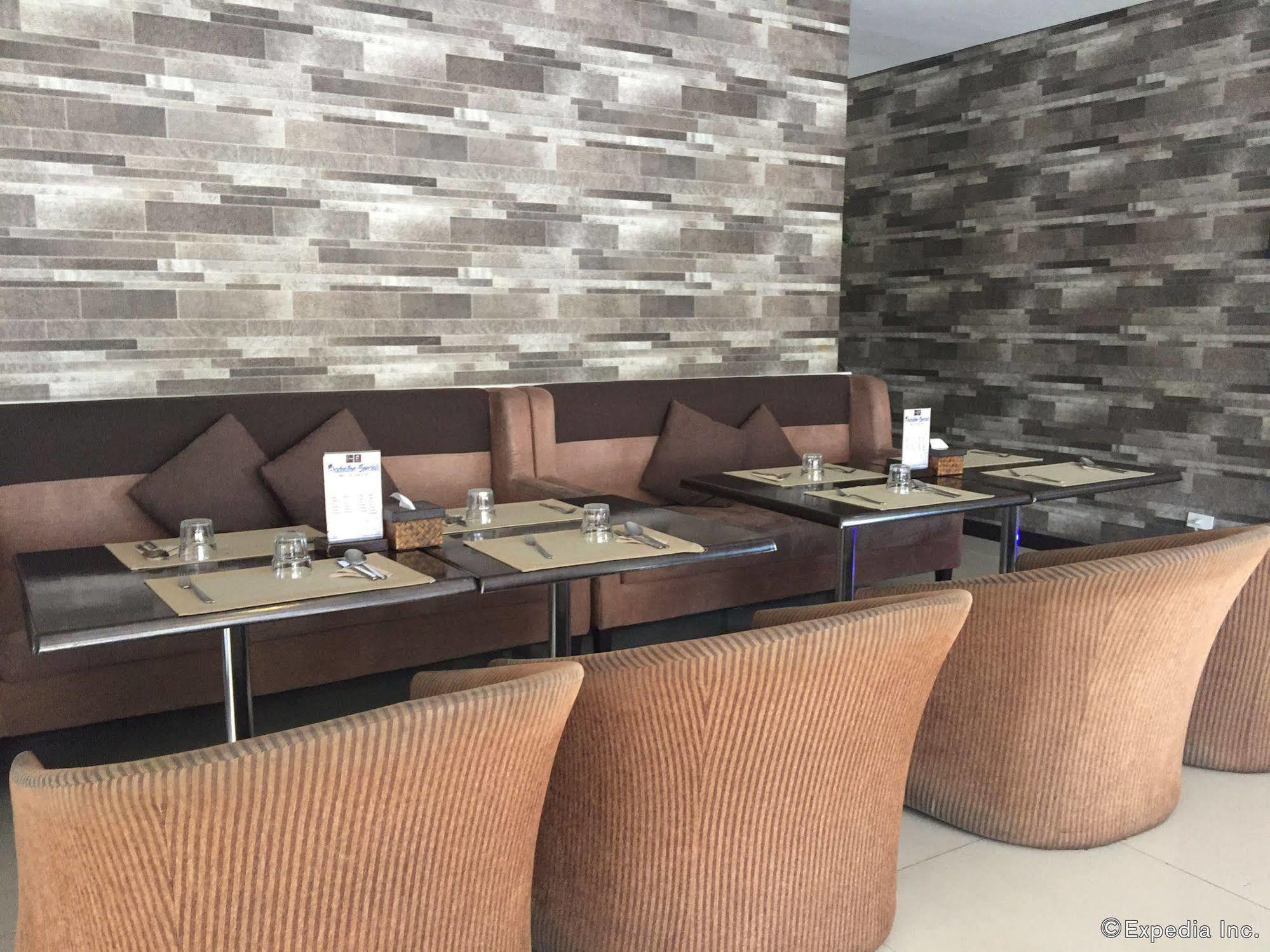 Gt Hotel Bacolod Esterno foto