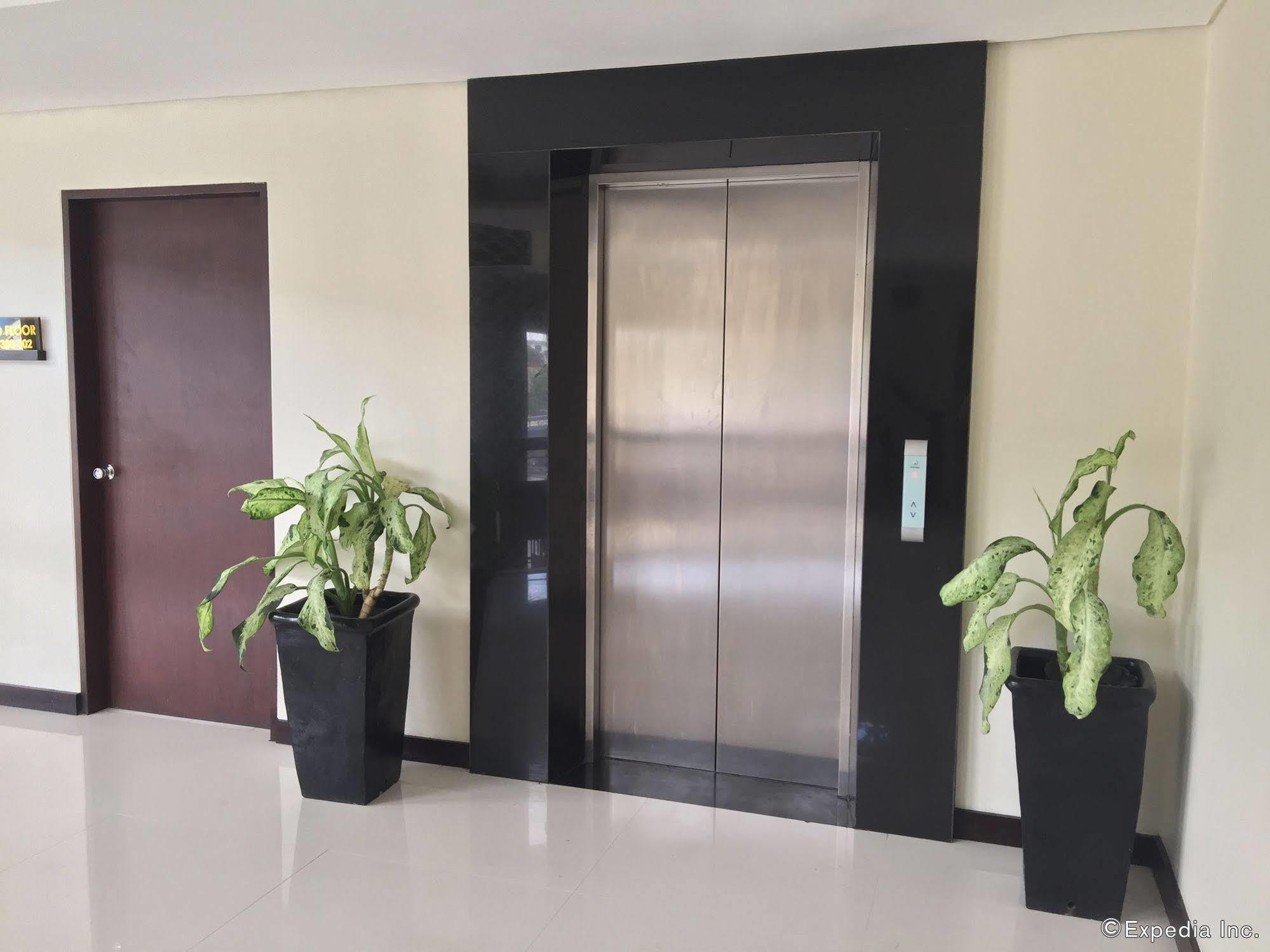 Gt Hotel Bacolod Esterno foto