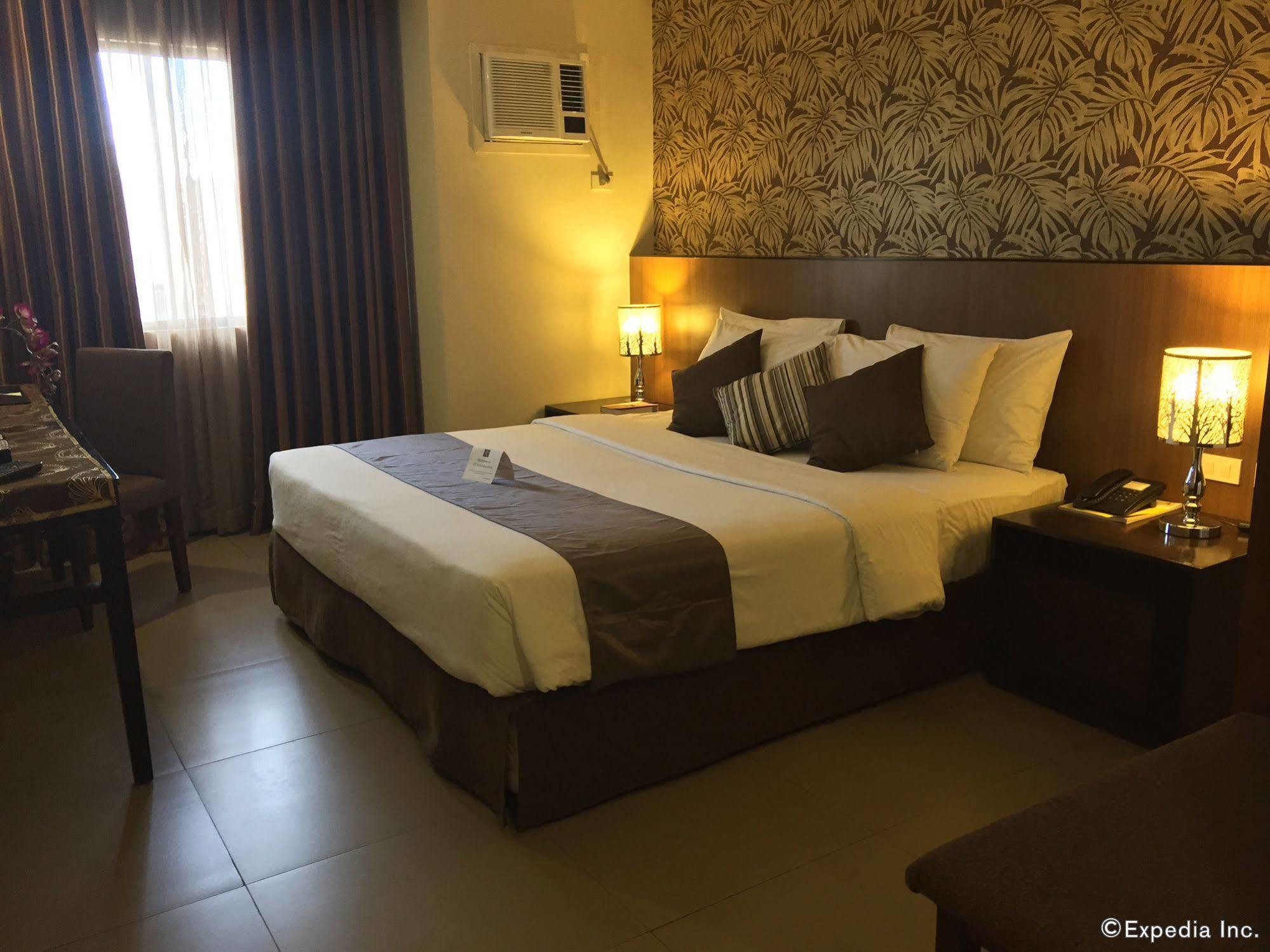 Gt Hotel Bacolod Esterno foto