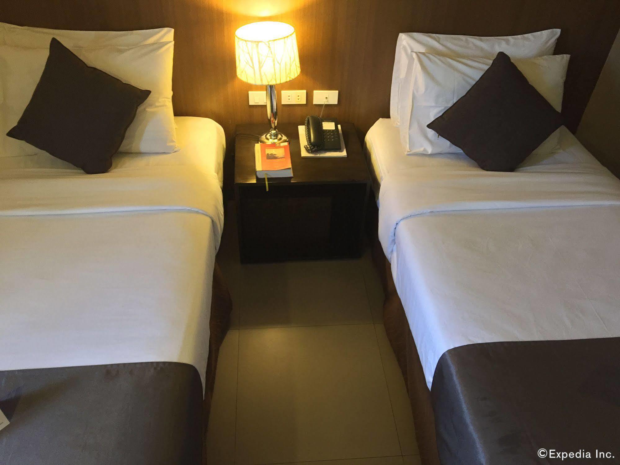Gt Hotel Bacolod Esterno foto